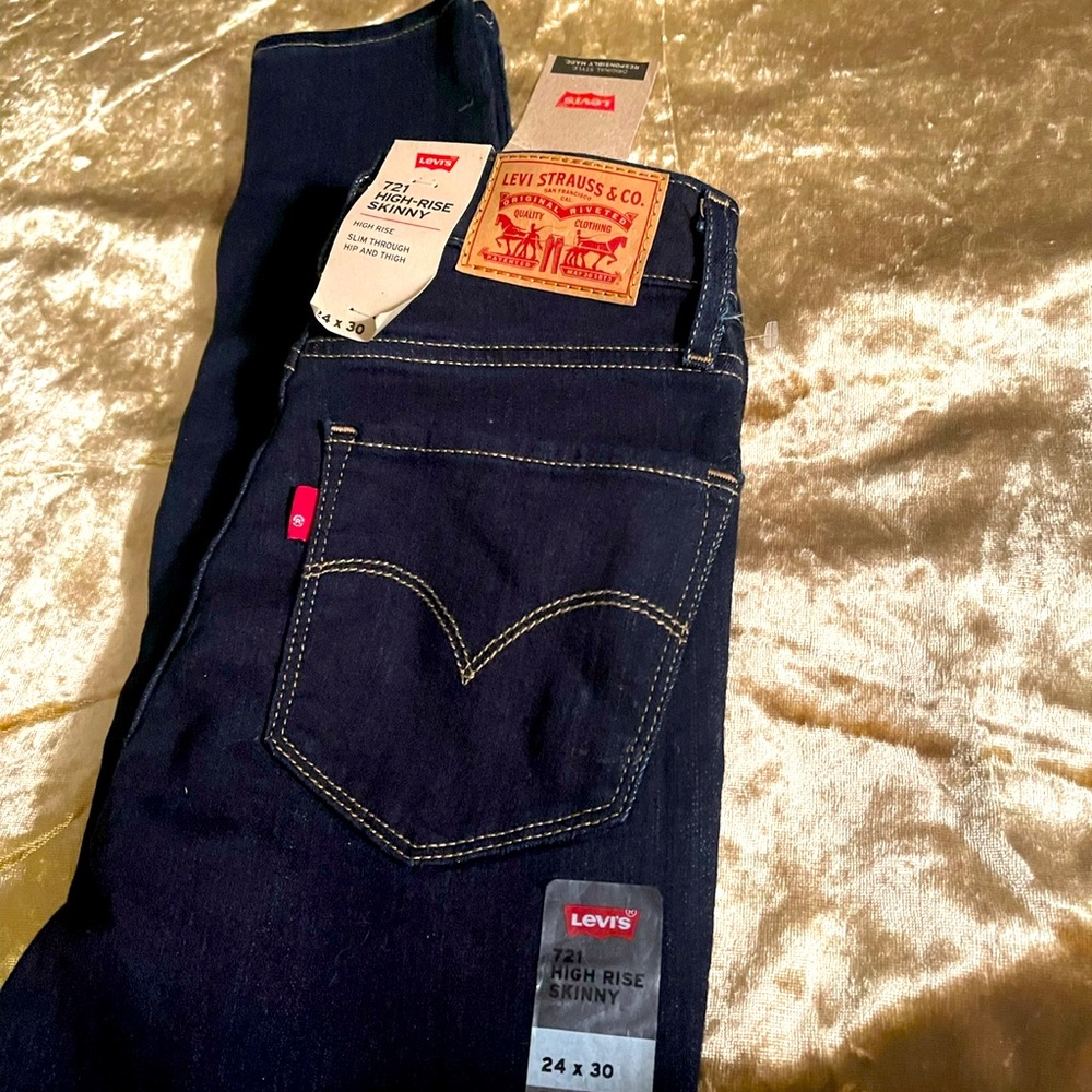 LEVIS WOMEN N.W.T